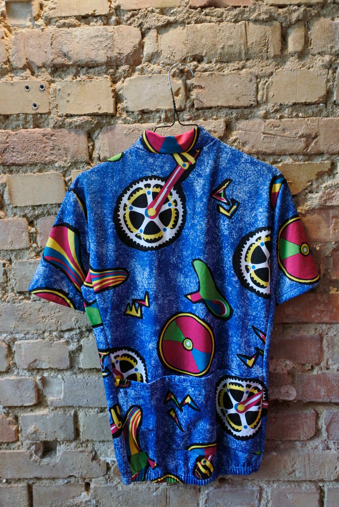 Castelli Trikot mit Fahrradteilen